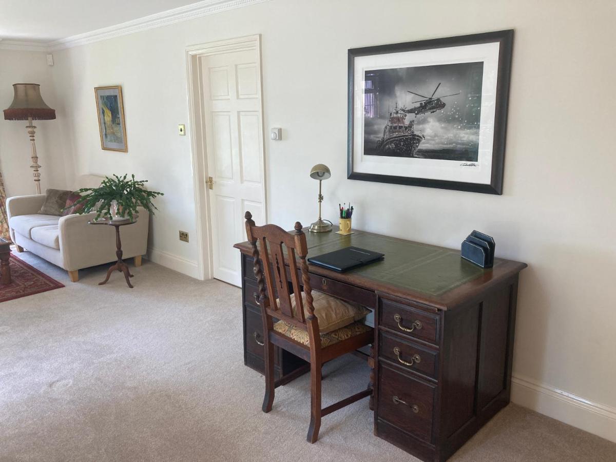 Exclusive 2 Bedroom Apartment With Summer House And Hot Tub 대번트리 외부 사진
