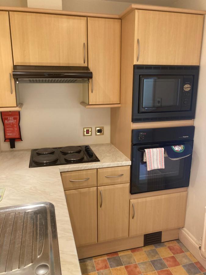 Exclusive 2 Bedroom Apartment With Summer House And Hot Tub 대번트리 외부 사진
