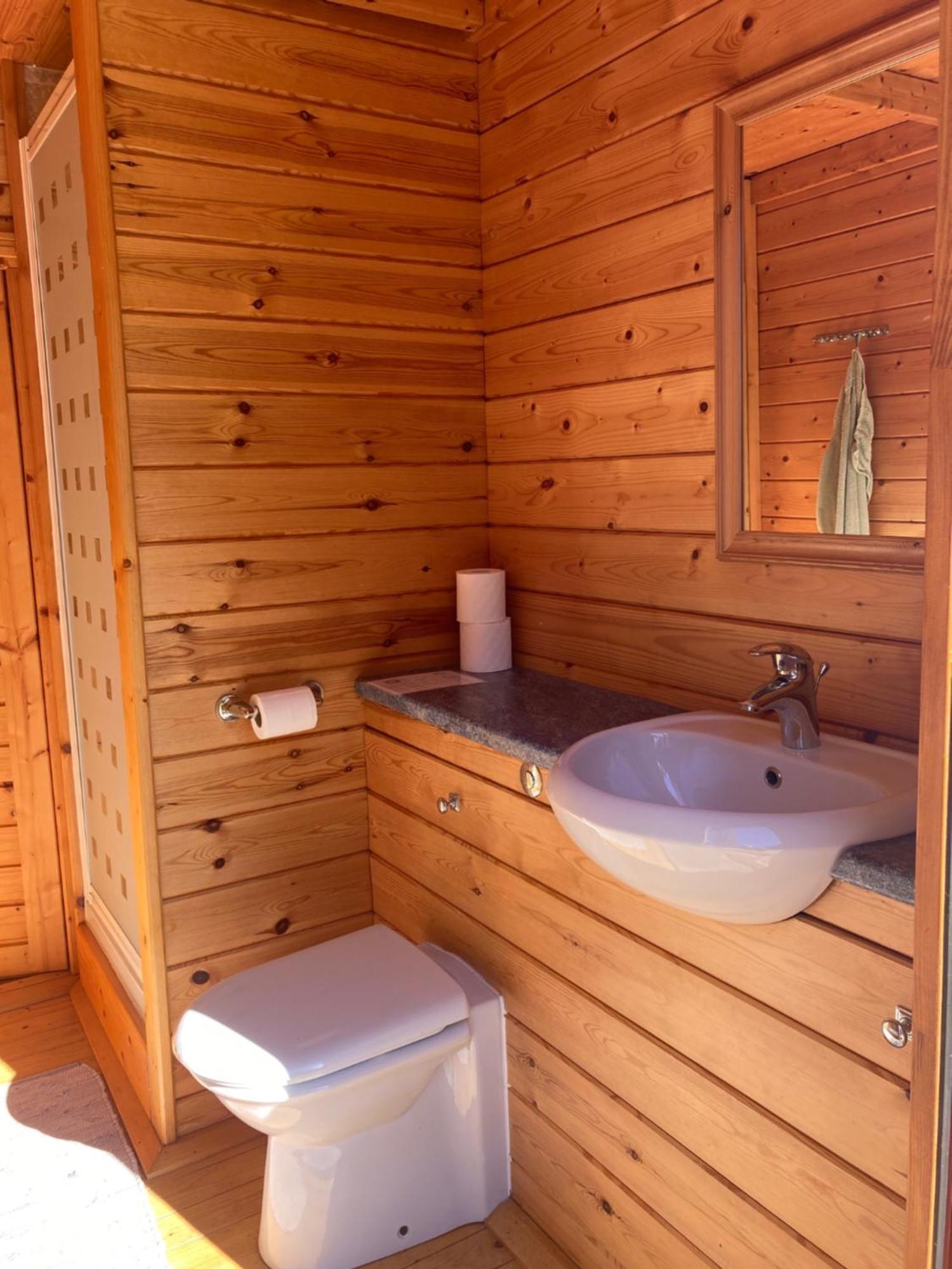Exclusive 2 Bedroom Apartment With Summer House And Hot Tub 대번트리 외부 사진
