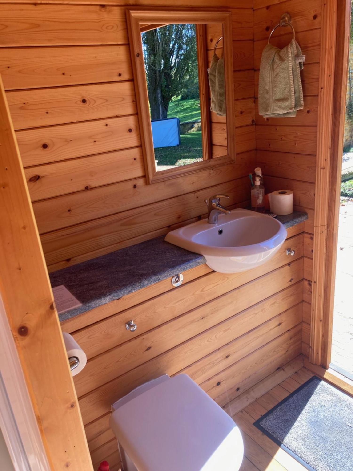Exclusive 2 Bedroom Apartment With Summer House And Hot Tub 대번트리 외부 사진